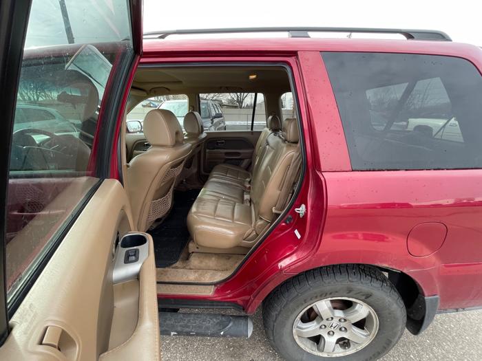 2006 honda pilot ex-4wd-at with 260470 miles for sale near fridley, minnesota 08734bf6c48e49269b42ae3eab47363d.jpeg
