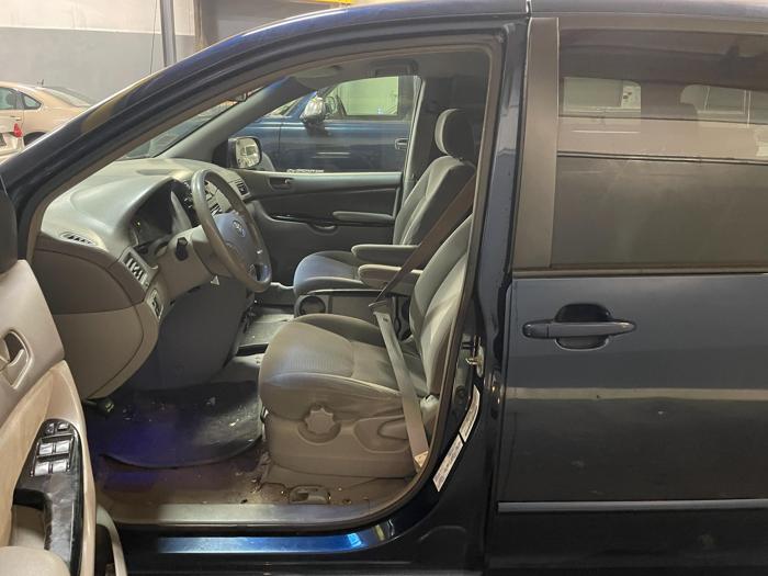 2004 Toyota Sienna