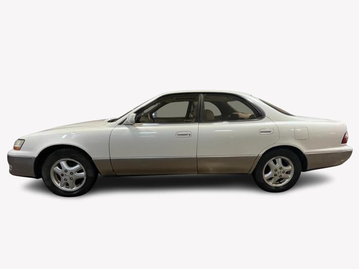 1996 lexus es 300 with 149180 miles for sale near elk-river, minnesota 08bc0e64dd49454ebe3c94b48322003a.jpg