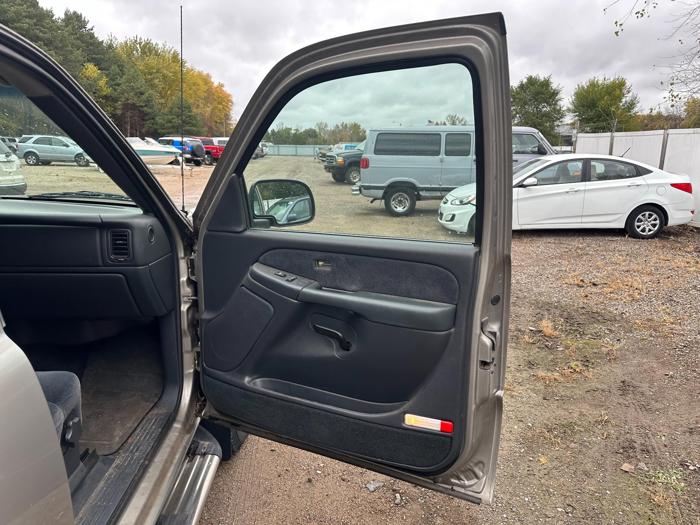 2001 chevrolet silverado-2500hd ext.-cab-4wd with 64139 miles for sale near elk-river, minnesota 08c1606bdeb74fa0bb9ae500350e661c.jpg