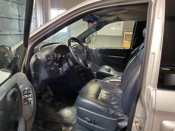 2001 chrysler town-and-country lxi with 235481 miles for sale near elk-river, minnesota 08db64bfa85f42a9bb7f1934dd98f630.jpg