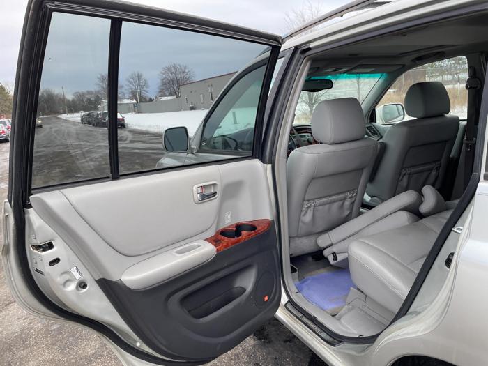 2006 toyota highlander-hybrid limited with 187474 miles for sale near elk-river, minnesota 08f94df2b6934ba89913c72ca2f434d4.jpg