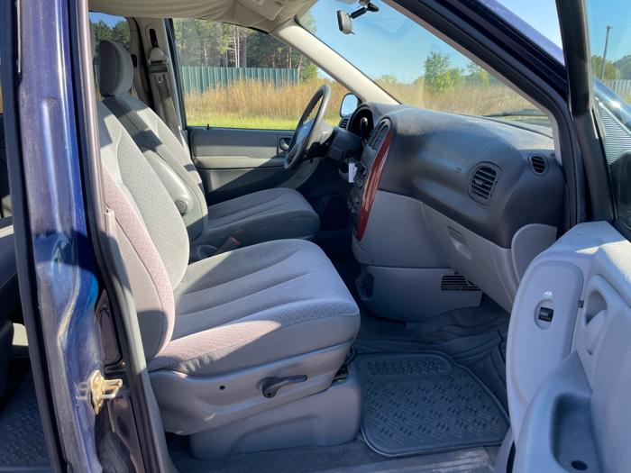 2006 chrysler town-&-country base with 220078 miles for sale near elk-river, minnesota 091b23f2b031427885a4046c2c160cf7.jpeg
