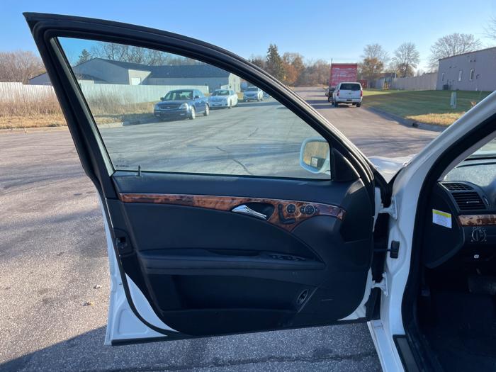 2009 mercedes-benz e-class e350-4matic-sedan for sale near elk-river, minnesota 09478196283648108487902974bc74a9.jpeg