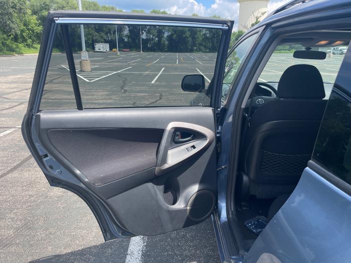 2008 toyota rav4 sport-i4-4wd with 221306 miles for sale near ramsey, minnesota 0961b70eb8e74c13ac6e8ecdf4fa899f.jpeg