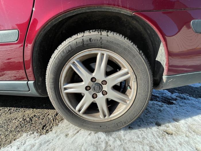 2004 volvo v70 2.5t with 189817 miles for sale near elk-river, minnesota 099351eec85441f19057928e627406d7.jpeg