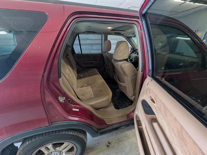 2004 honda cr-v ex-4wd-at with 159949 miles for sale near elk-river, minnesota 09c2067a10ee42b0ab71311bb1abd1b9.jpg