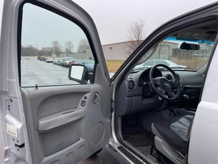 2007 jeep liberty sport with 274034 miles for sale near elk-river, minnesota 09f86f7100934a1ea75c05e767a0bd5c.jpg