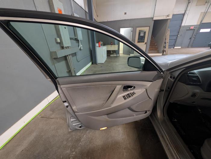 2010 toyota camry le-6-spd-at with 239513 miles for sale near elk-river, minnesota 0a4037a1dc954f2ab3ebd26a67c61f2b.jpg