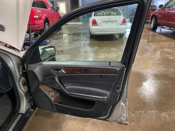 2005 mercedes-benz c-class 4-matic with 168563 miles for sale near elk-river, minnesota 0a78ff145a414a55a13021355b0c4f8f.jpg