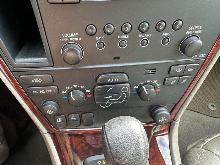 2007 volvo xc70 cross-country with 147108 miles for sale near elk-river, minnesota 0a8ed1035c5d499787f11906f2e04128.jpg