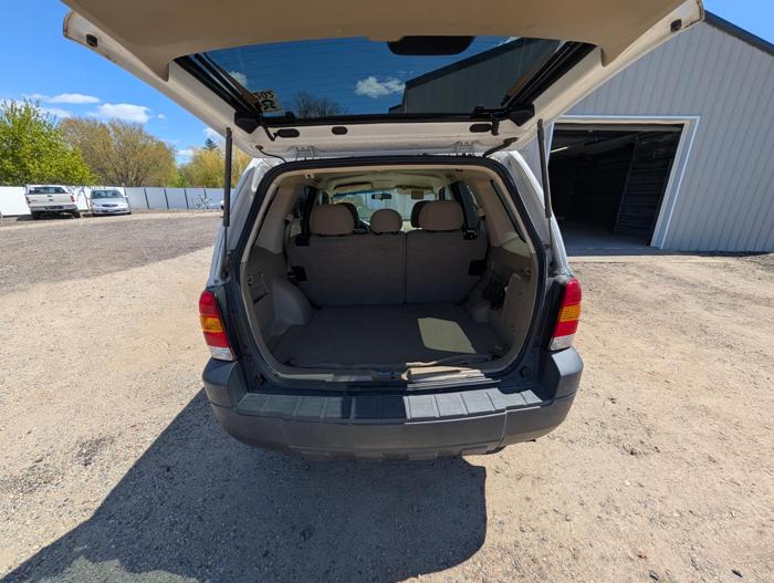 2005 ford escape xlt-4wd with 181896 miles for sale near elk-river, minnesota 0aafb23d98594af6932007dbc5210bb9.jpg