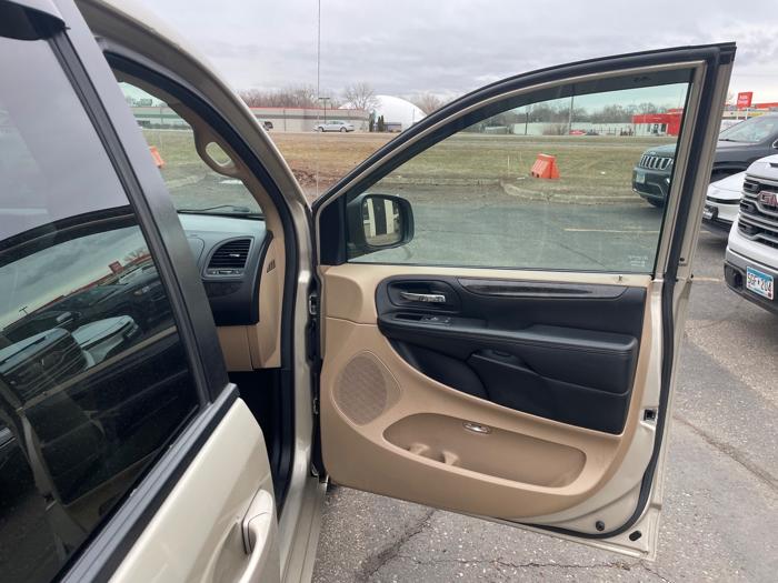 2014 dodge grand-caravan sxt with 279804 miles for sale near spring-lake-park, minnesota 0b0ca139cb00407ca72773085e497b62.jpeg