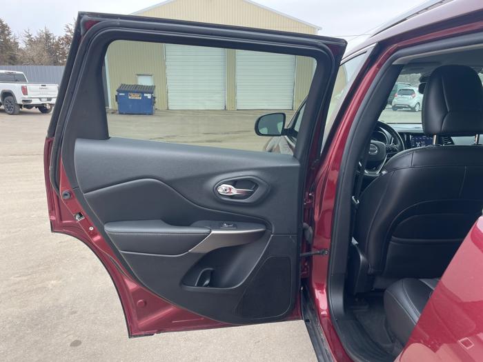 2019 jeep cherokee limited-4wd with 76528 miles for sale near clearwater, minnesota 0b3172f9feb34c46a1b33f557a9ac7d3.jpeg