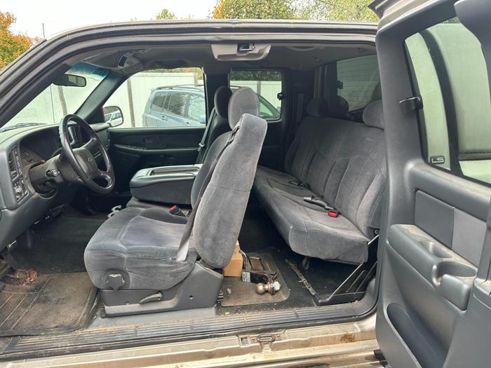 2001 chevrolet silverado-2500hd ext.-cab-4wd with 64139 miles for sale near elk-river, minnesota 0b5431e80cf04d62aa8cb9a457ab4d96.jpg