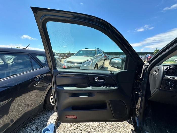 2006 gmc envoy sle-4wd for sale near elk-river, minnesota 0b549a5a1683440c9d28383f36aa0e72.jpeg