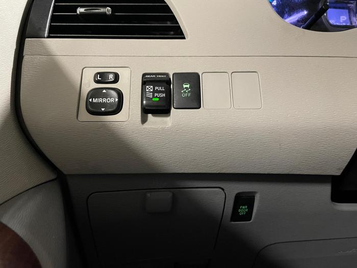 2011 toyota sienna with 212471 miles for sale near elk-river, minnesota 0ba0eec395a14f2d8cb6cf10e8c89390.jpg