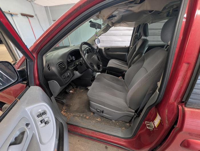 2006 chrysler town-&-country touring with 162857 miles for sale near elk-river, minnesota 0bc774d2400a45d085d5691a87445926.jpg