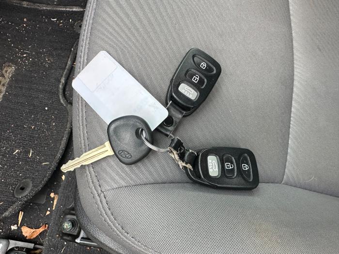 2013 hyundai elantra limited with 58703 miles for sale near elk-river, minnesota 0be583e3bbbc4265a2526e1861998c05.jpeg