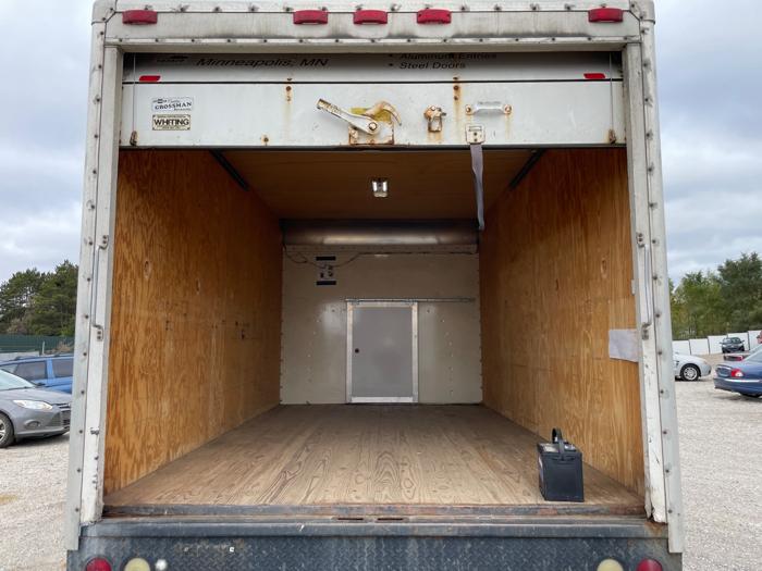 2006 chevrolet express g3500 with 121772 miles for sale near elk-river, minnesota 0bfcdc73e1c04bba9fce6a77926fe034.jpeg