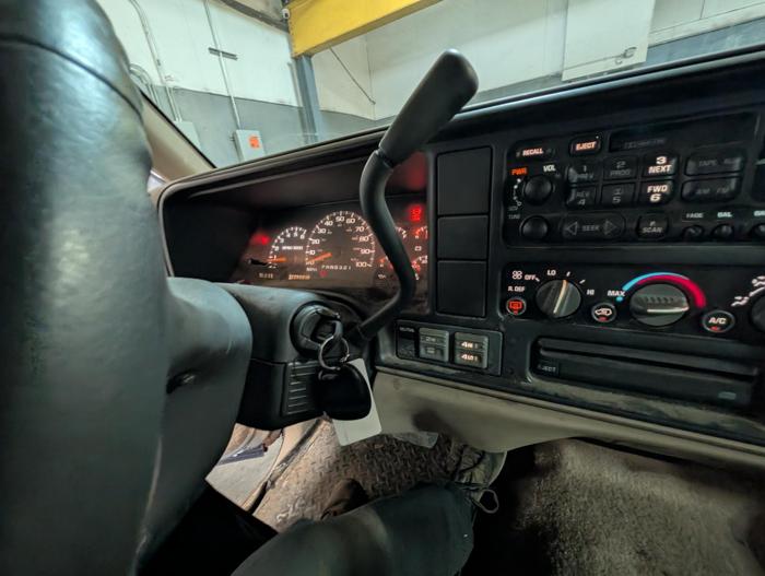 1999 chevrolet suburban k1500-4wd with 225203 miles for sale near elk-river, minnesota 0c66581ecf624aaab132b38b81625fa0.jpg