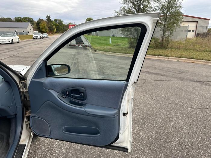 1998 chevrolet lumina sedan with 78173 miles for sale near elk-river, minnesota 0c7c4c679294427590a40b7a36ed3ee6.jpg