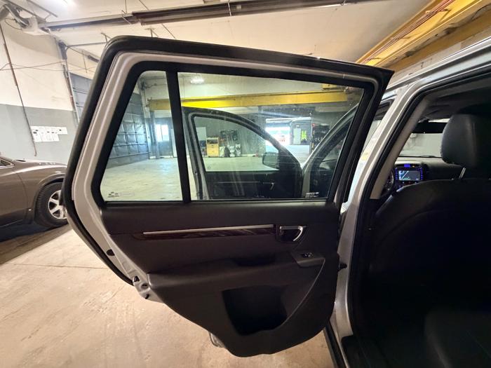 2011 hyundai santa-fe limited-2.4-fwd with 128547 miles for sale near elk-river, minnesota 0d2e7abce1eb4798b5f09247c2cf7a15.jpeg