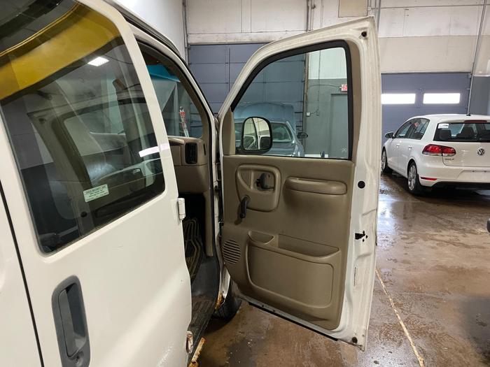 2002 Chevrolet Express