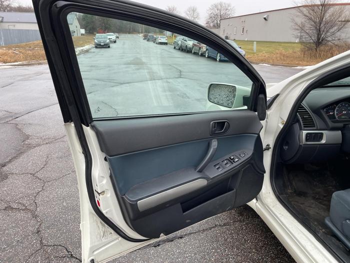 2004 mitsubishi galant with 168209 miles for sale near elk-river, minnesota 0d5cd4ab87f048e28db13a89bd59b164.jpg