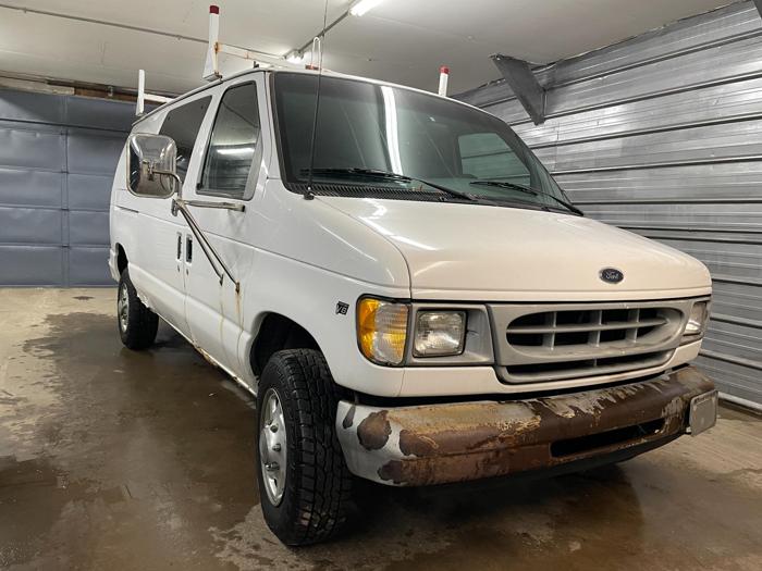 2000 ford e-250 with 144106 miles for sale near elk-river, minnesota 0d8e2d4bb29648ab97cfd87225553cac.jpg