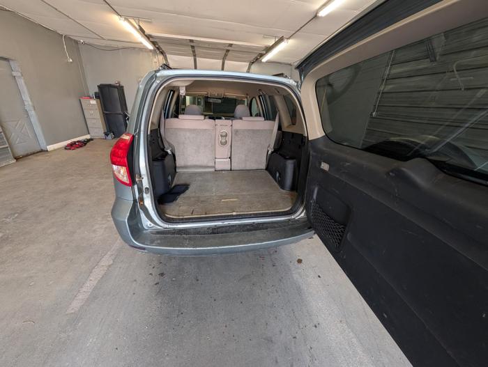 2007 toyota rav4 base-v6-4wd with 227982 miles for sale near elk-river, minnesota 0dba58ec7de44d769cf93646f800235e.jpg