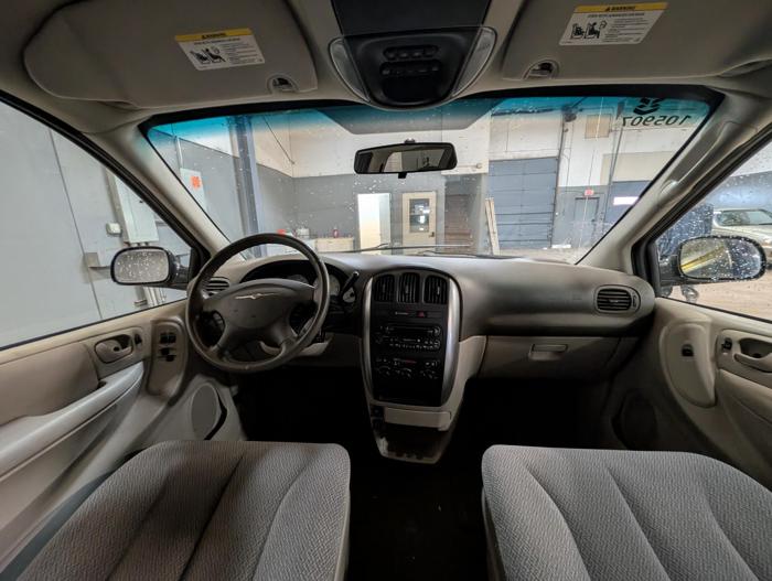 2006 chrysler town-&-country touring with 117074 miles for sale near elk-river, minnesota 0e2abf6e00a64520858a4d13608f235d.jpg
