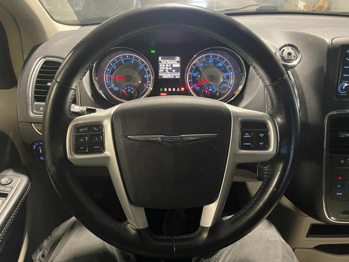 2014 chrysler town-&-country touring with 142575 miles for sale near elk-river, minnesota 0e36e0818fcd46628a92069dc096a618.jpg
