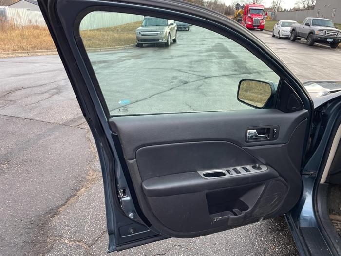 2012 ford fusion with 198968 miles for sale near elk-river, minnesota 0e813de62bf840f0862f505510e62f96.jpg