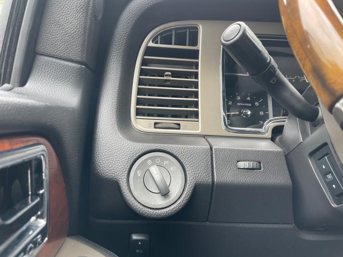 2012 lincoln navigator 4wd with 208255 miles for sale near eden-prairie, minnesota 0eaf1c7dea0f490da8cbc8b87cec2f83.jpeg