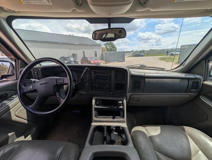 2005 gmc yukon-xl 1500-4wd with 171211 miles for sale near elk-river, minnesota 0ec5b6cdea744c47a770c0c62470c491.jpg