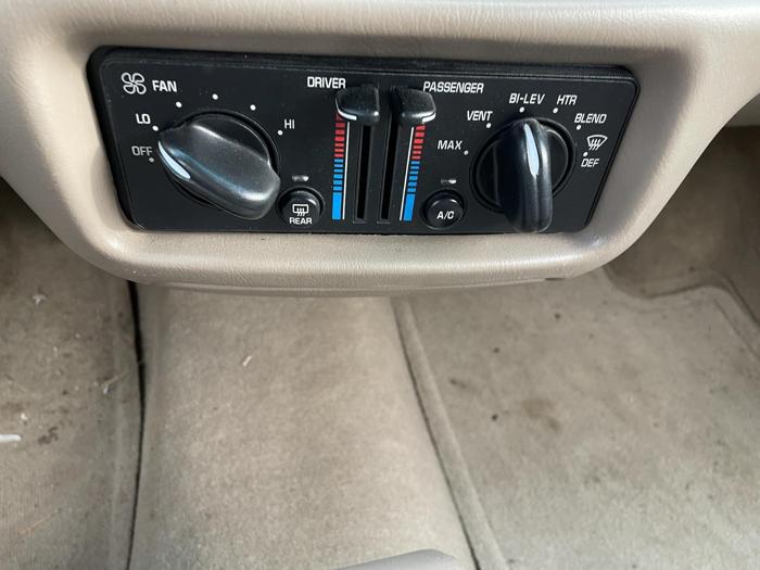 2004 buick century custom with 123858 miles for sale near elk-river, minnesota 0f431f24ba3b428e90d16a619de9db22.jpg