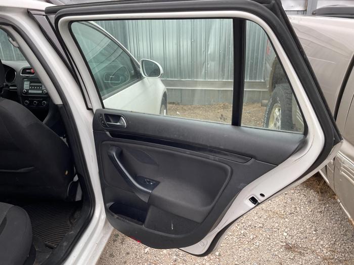 2010 volkswagen jetta-sportwagen s with 143859 miles for sale near elk-river, minnesota 0f6ee4683f7e4e3393c0ee6617c5cf14.jpg