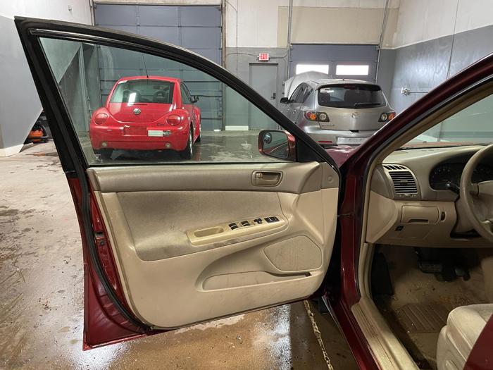 2004 toyota camry le with 328065 miles for sale near elk-river, minnesota 0f9982e4bdba4cb4a6de926b07d262e4.jpg