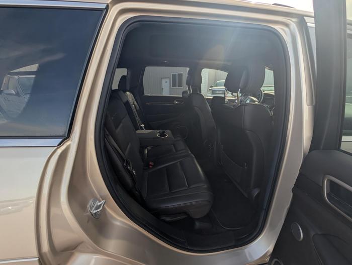 2014 jeep grand-cherokee summit-4wd with 200569 miles for sale near elk-river, minnesota 0fceaf5e8bc14b9e89ba0ea82a984777.jpg