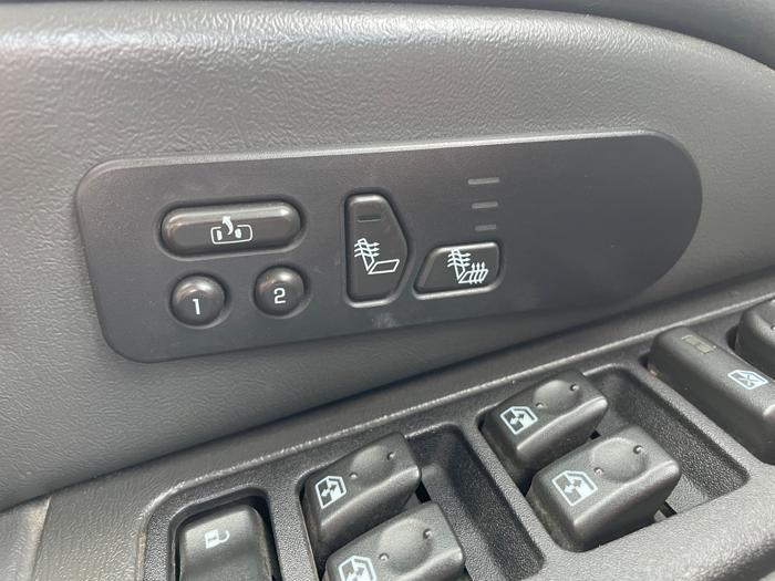 2005 gmc sierra-2500hd crew-cab-long-bed-4wd with 175416 miles for sale near north-branch, minnesota 0fdc6ffabf354faba19d17e92ffb52b8.jpeg