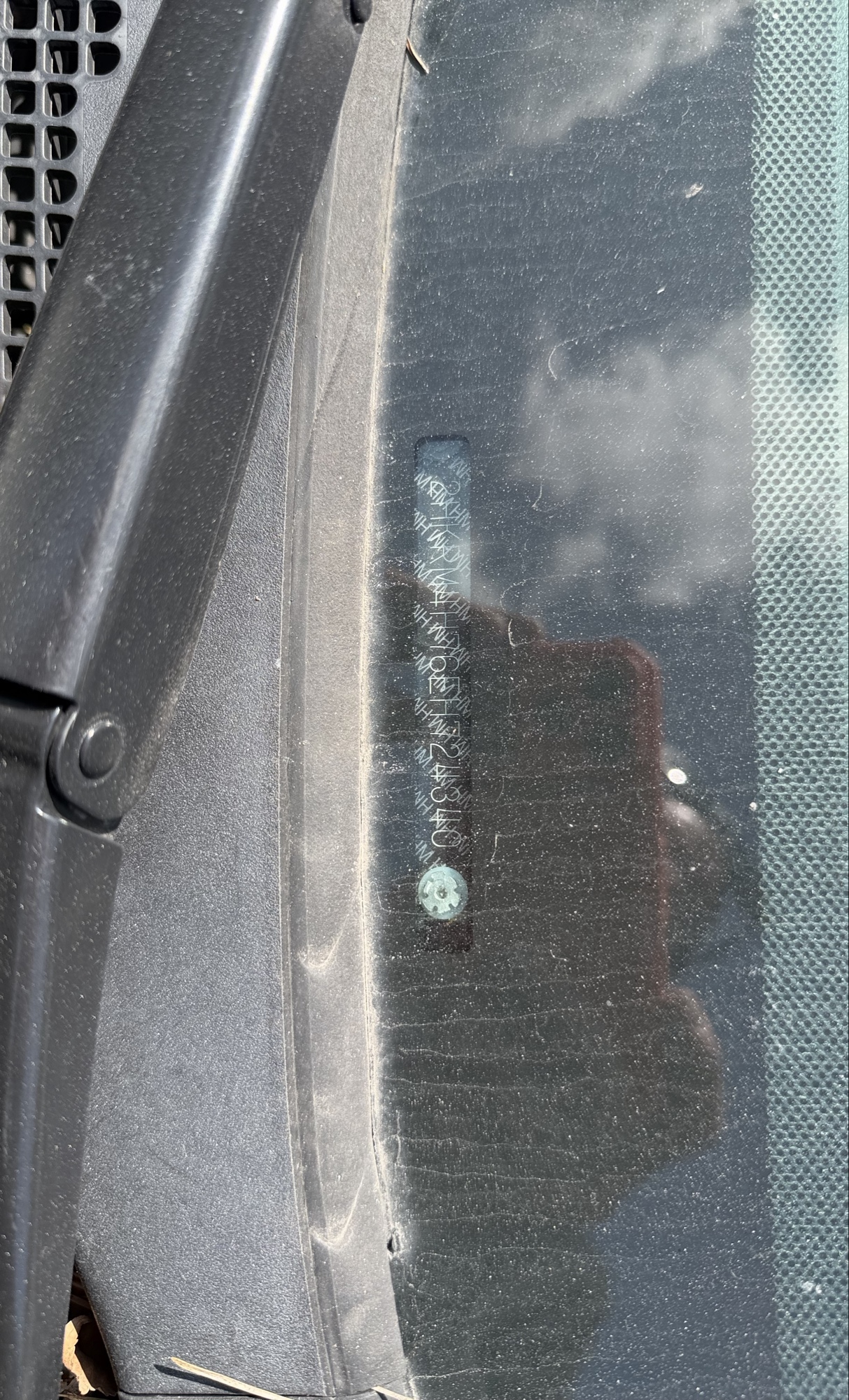2014 honda cr-v ex-l-4wd-5-speed-at with 143236 miles for sale near elk-river, minnesota 104624_48_windshield_vin_plate.jpg