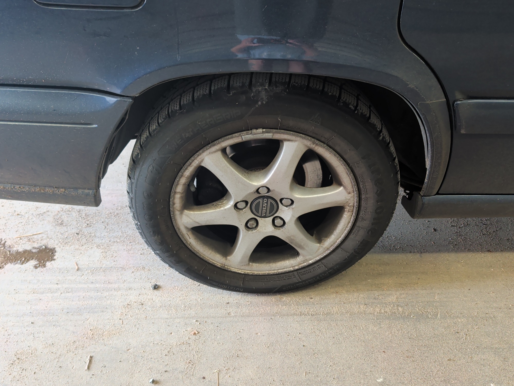 1999 volvo s70 base with 207747 miles for sale near elk-river, minnesota 105435_14_rear_pass_wheel.jpg