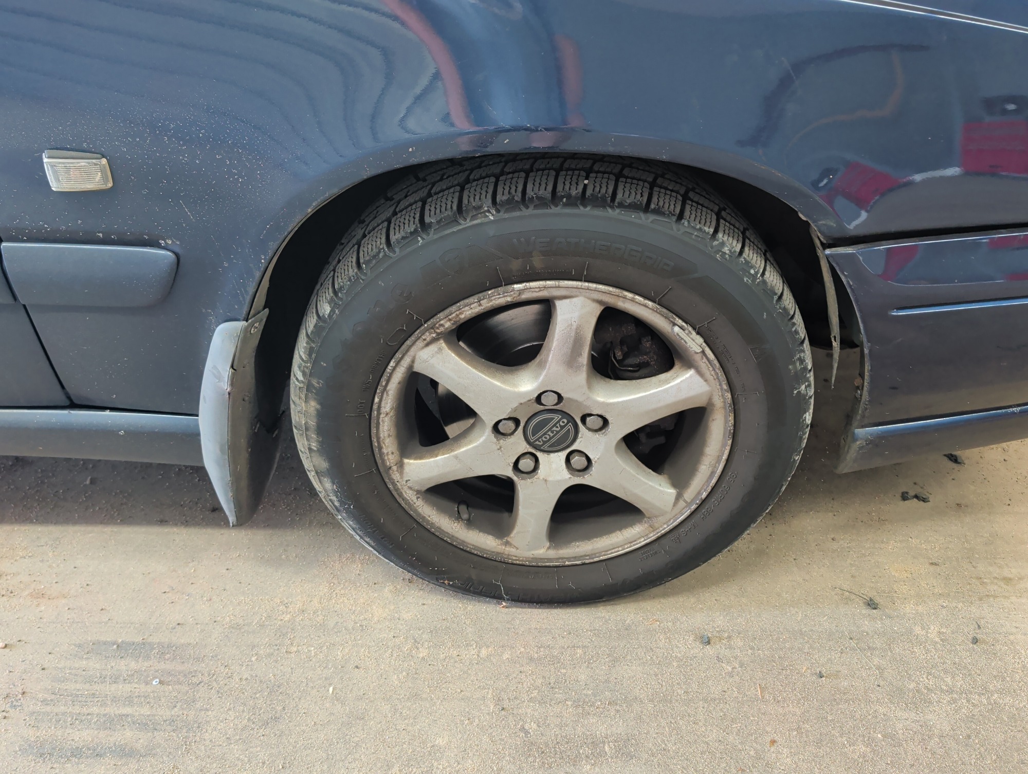 1999 volvo s70 base with 207747 miles for sale near elk-river, minnesota 105435_15_front_pass_wheel.jpg