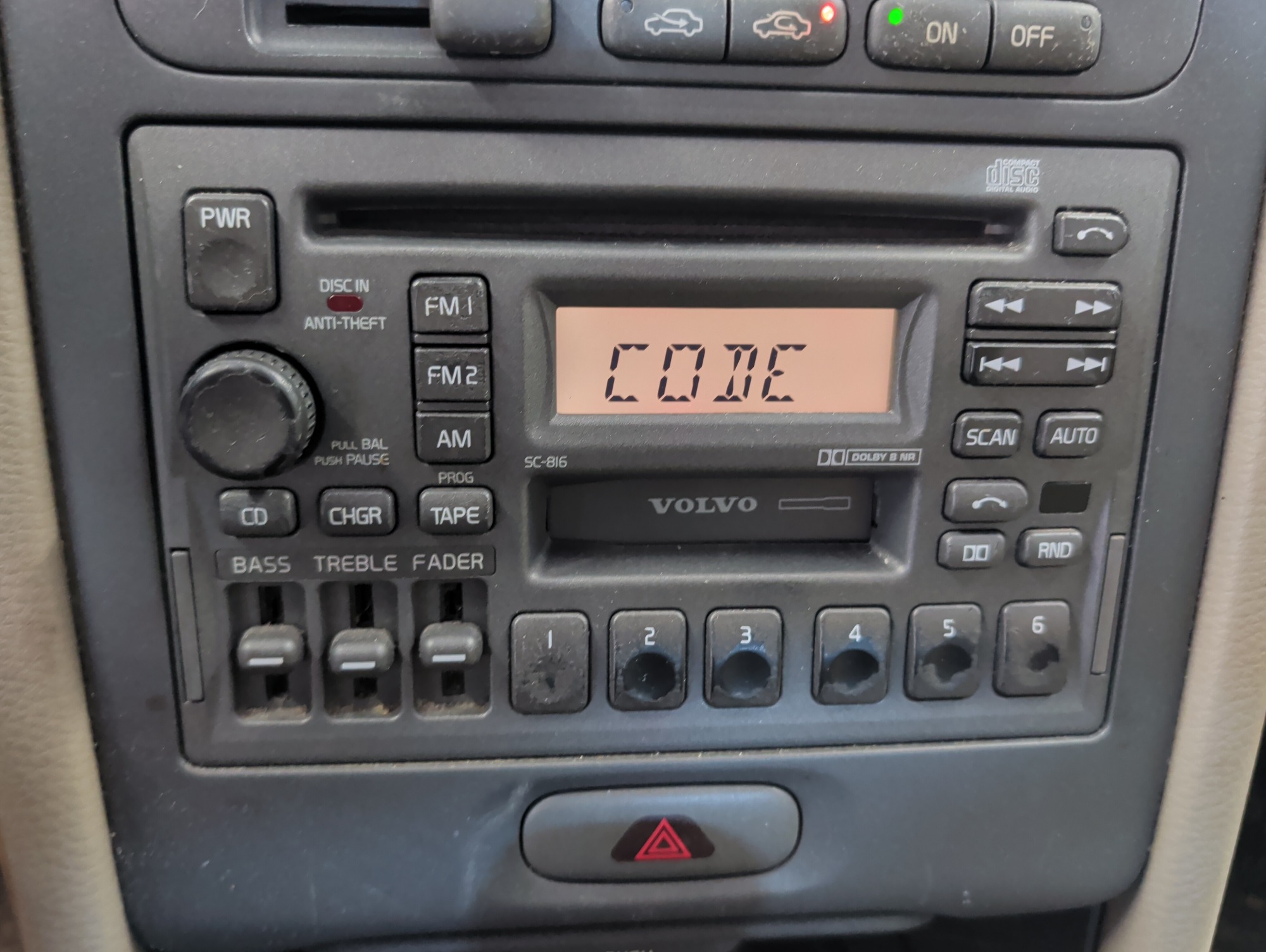1999 volvo s70 base with 207747 miles for sale near elk-river, minnesota 105435_39_radio_closeup.jpg