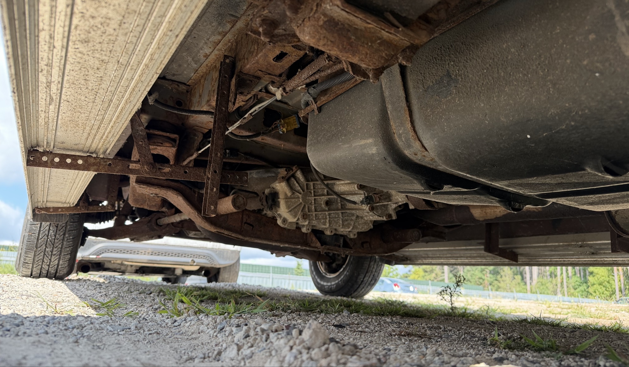 1995 chevrolet astro awd with 129060 miles for sale near elk-river, minnesota 106031_18_undercar_rear_drv.jpg