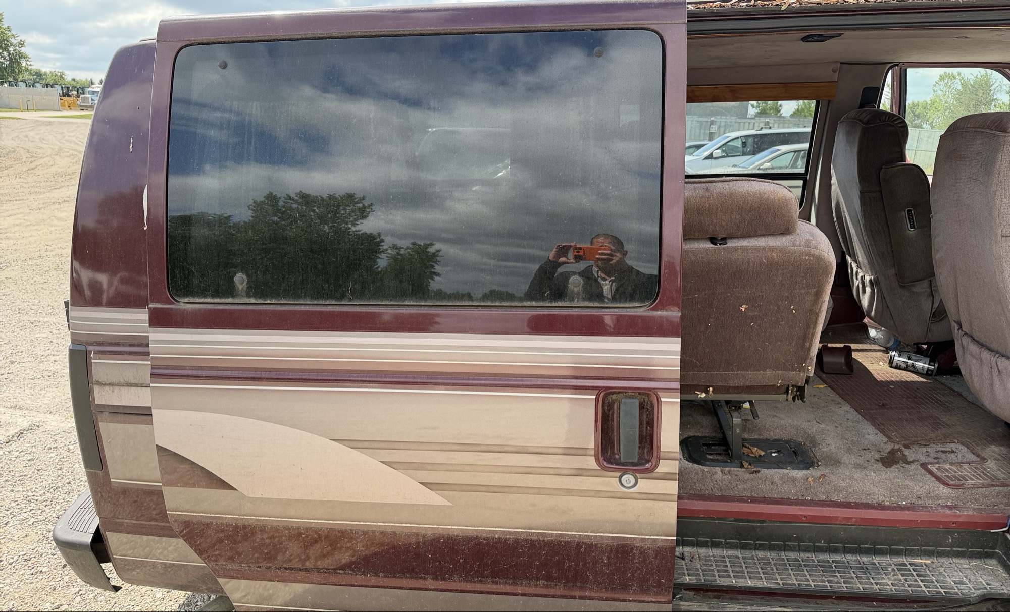 1995 chevrolet astro awd with 129060 miles for sale near elk-river, minnesota 106031_30_pass_rear_door_panel.jpg