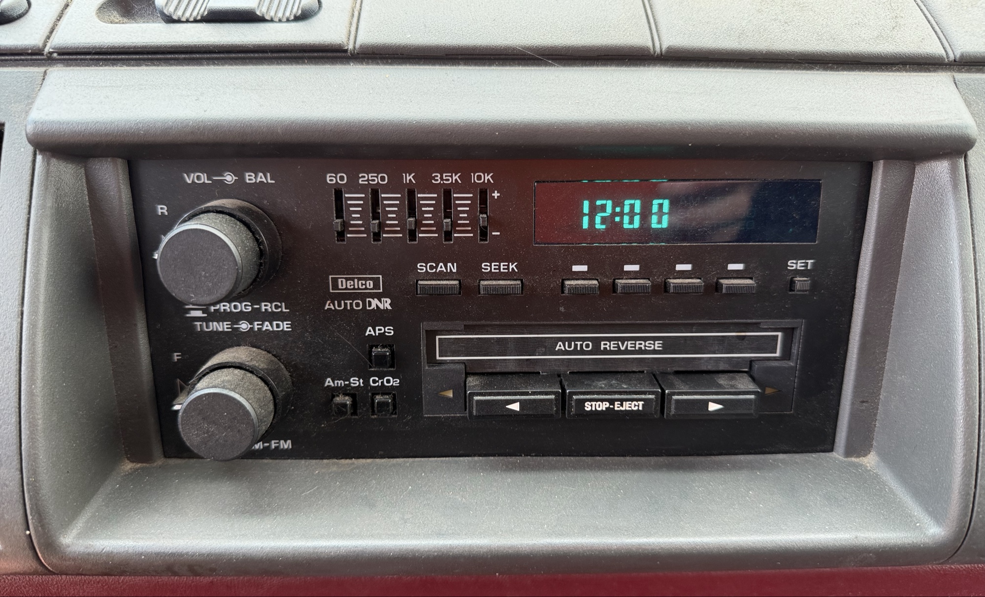 1995 chevrolet astro awd with 129060 miles for sale near elk-river, minnesota 106031_39_radio_closeup.jpg