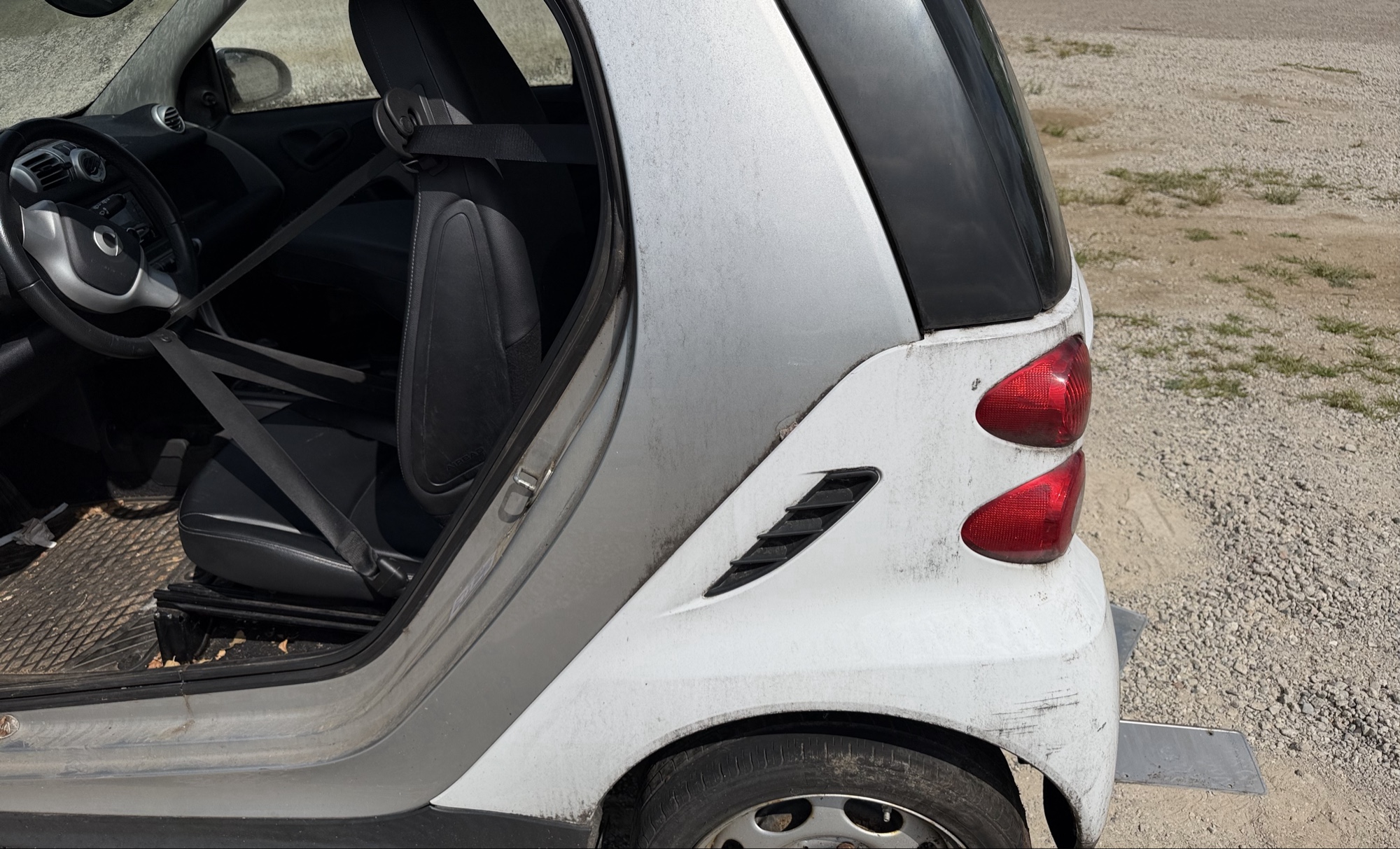 2013 smart fortwo passion for sale near elk-river, minnesota 106032_25_drv_rear_door_panel.jpg