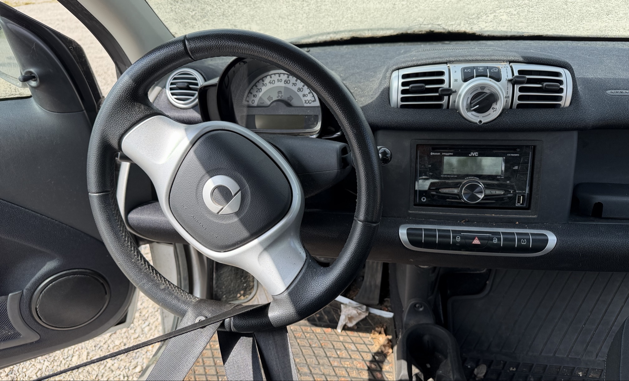 2013 smart fortwo passion for sale near elk-river, minnesota 106032_33_dash_from_driver.jpg